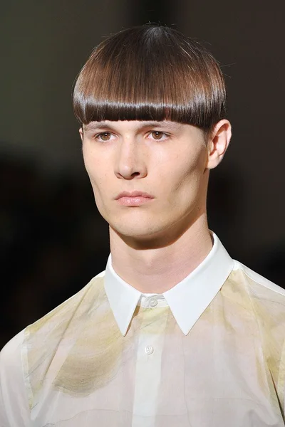 Look 32